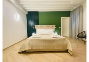 Sweet Time Venice, Luxury San Marco Frezzaria apt!
